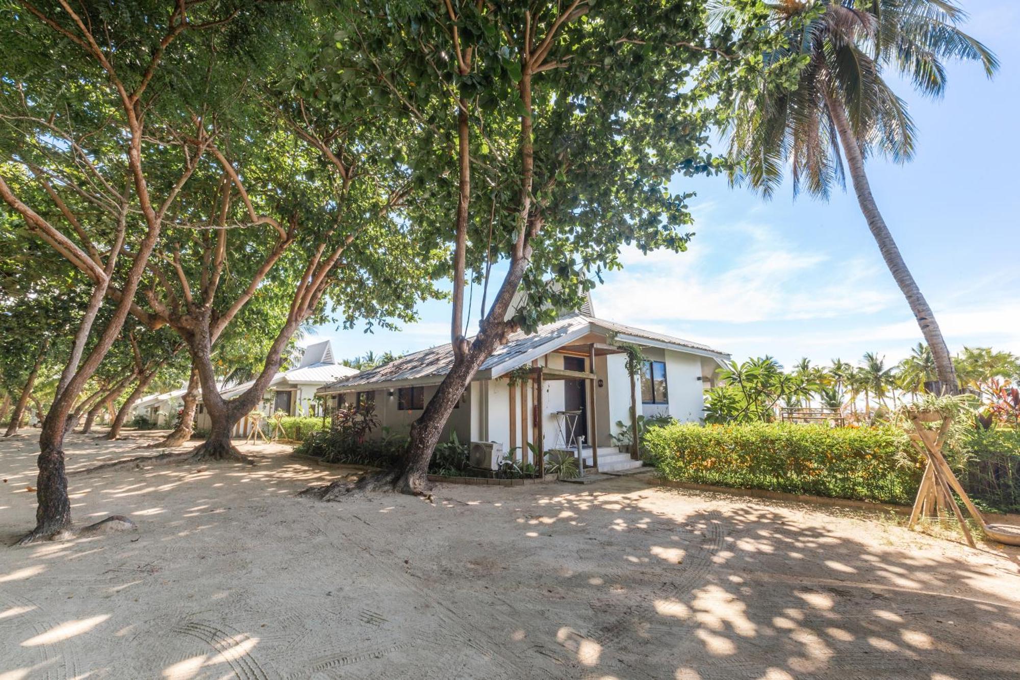 Golden Sands Destination Resorts Daanbantayan Экстерьер фото